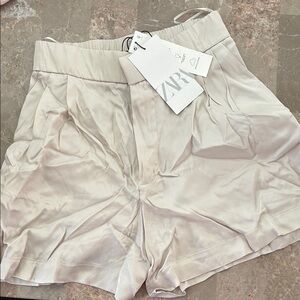 Zara Women's High Waist Cream Shorts